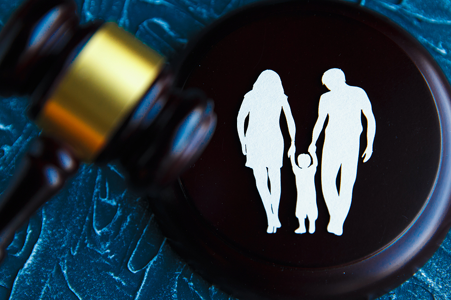 Gavel and a picture of a family. Family Law in Sydney concept