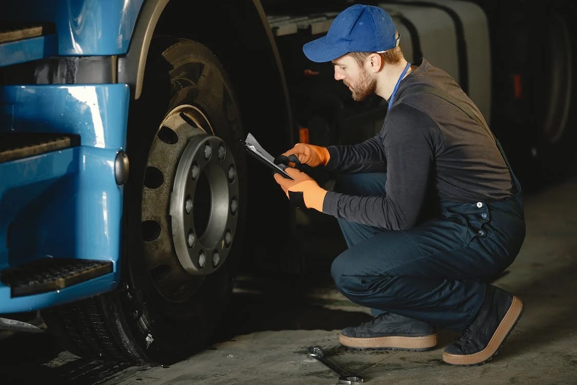 Revolutionising Roadside Assistance with Mobile Tyre Changing Services